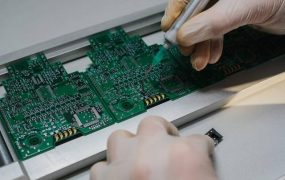 丝网印刷在金属线路板上的应用